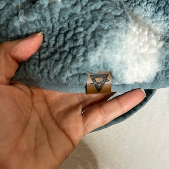 LIV Life Integrity Earth Fleece Pullover Cloud Print Size Small - Picture 5 of 11